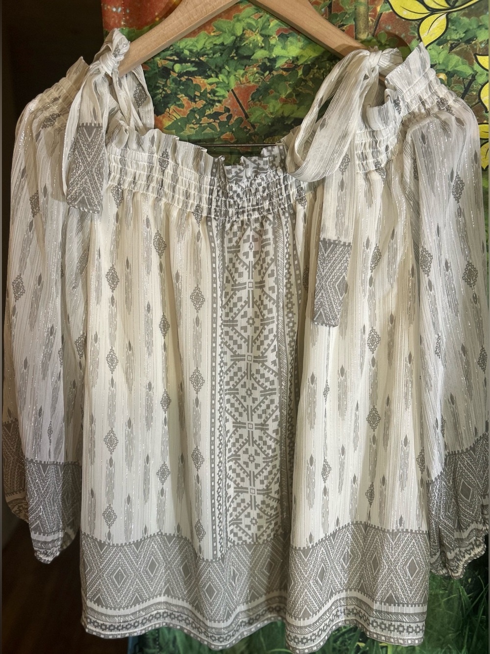 Vince Camuto Off-White Peasant Blouse with Geo Print in Metallic Silver: Size L